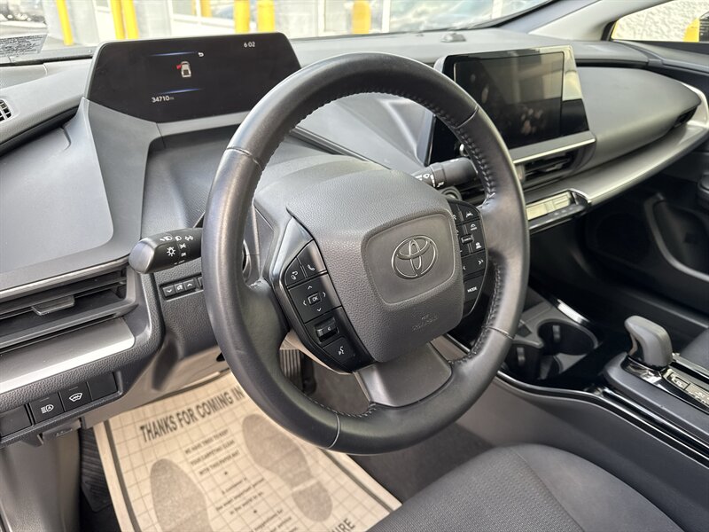 2024 Toyota Prius LE   - Photo 10 - Lynwood, IL 60411