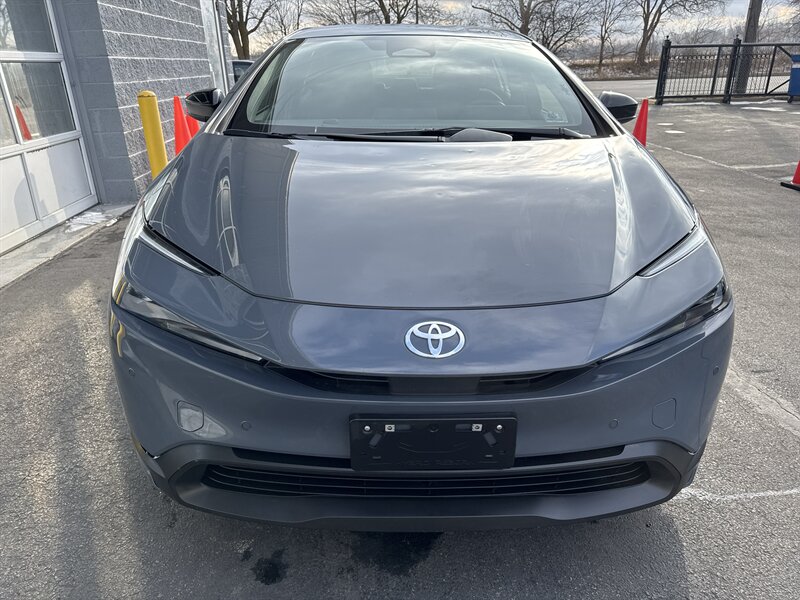 2024 Toyota Prius LE   - Photo 2 - Lynwood, IL 60411