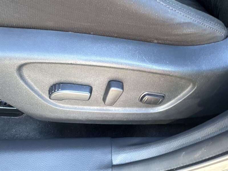 2018 Nissan Rogue SV AWD - Photo 14 - Lynwood, IL 60411