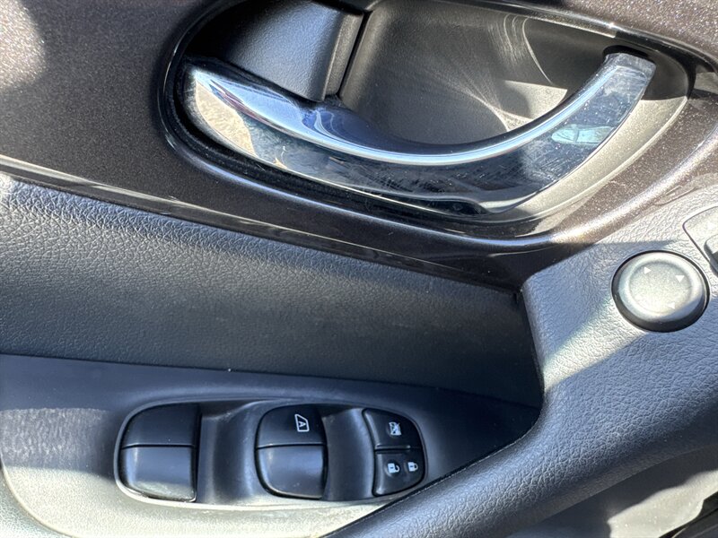 2018 Nissan Rogue SV AWD - Photo 9 - Lynwood, IL 60411