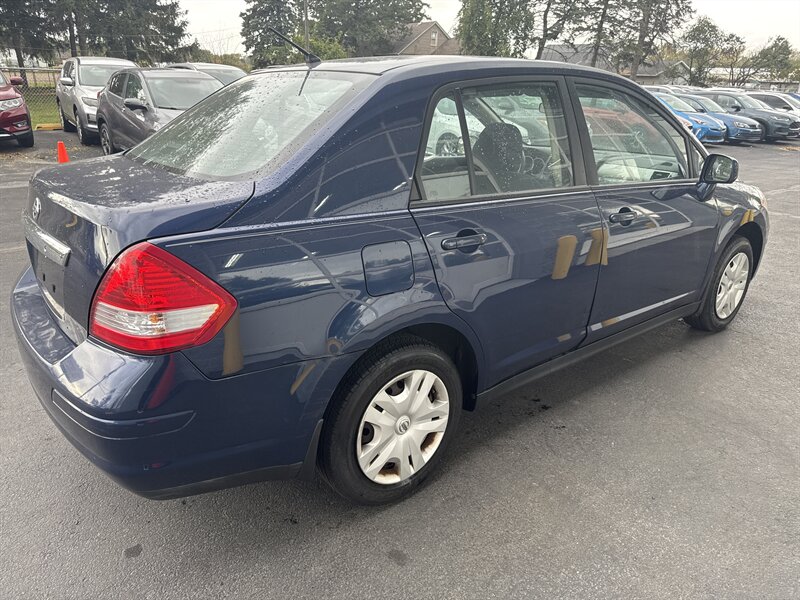 2011 Nissan Versa 1.8 S   - Photo 6 - Lynwood, IL 60411