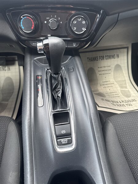 2019 Honda HR-V LX   - Photo 15 - Lynwood, IL 60411