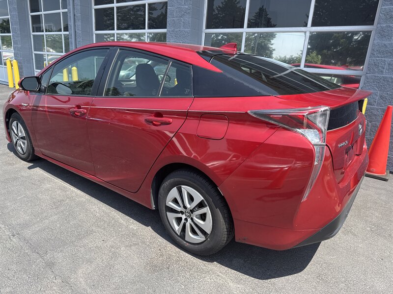 2016 Toyota Prius Two Eco - Photo 4 - Lynwood, IL 60411