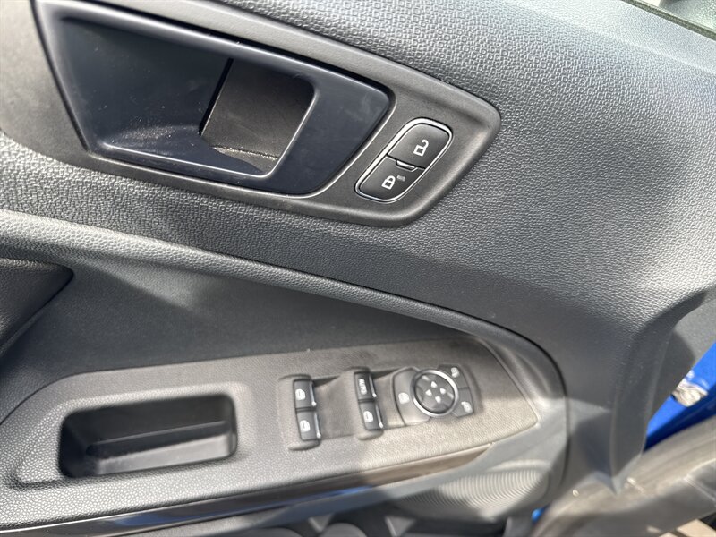2020 Ford EcoSport SES   - Photo 8 - Lynwood, IL 60411