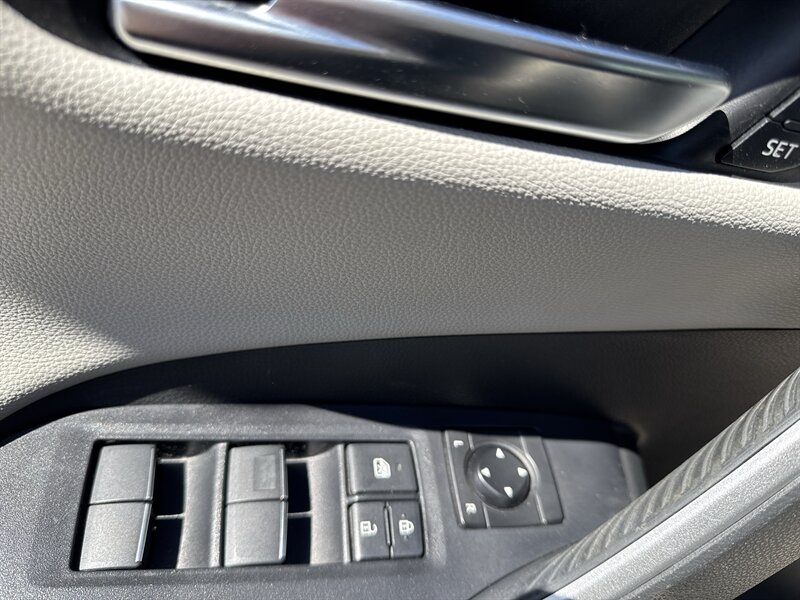 2021 Toyota RAV4 Limited   - Photo 10 - Lynwood, IL 60411