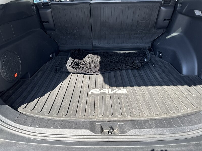 2021 Toyota RAV4 Limited   - Photo 17 - Lynwood, IL 60411