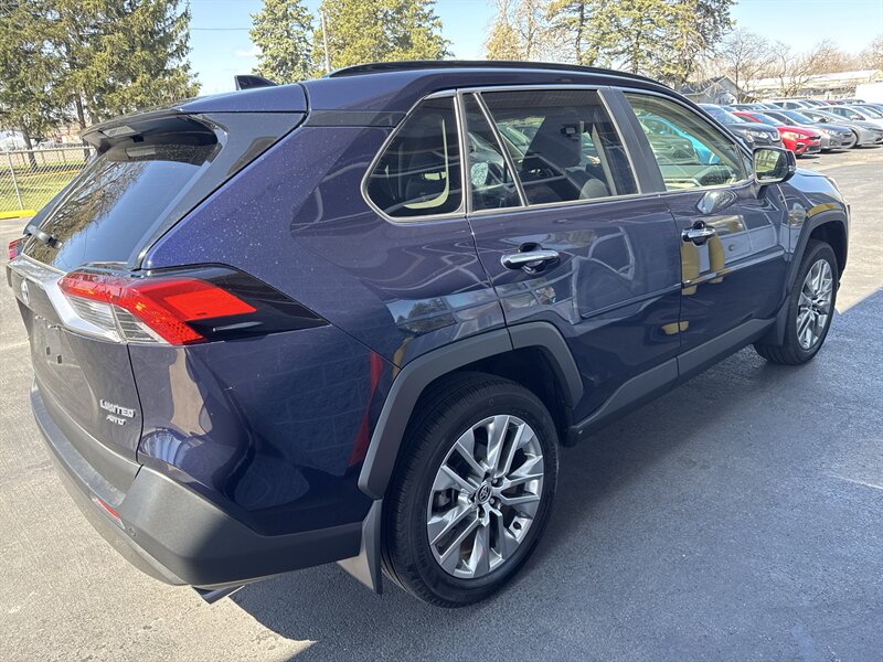 2021 Toyota RAV4 Limited   - Photo 6 - Lynwood, IL 60411