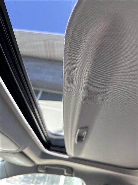 2021 Toyota RAV4 Limited   - Photo 11 - Lynwood, IL 60411