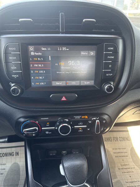 2021 Kia Soul LX   - Photo 11 - Lynwood, IL 60411