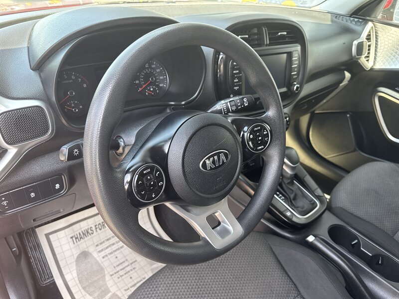 2021 Kia Soul LX   - Photo 8 - Lynwood, IL 60411