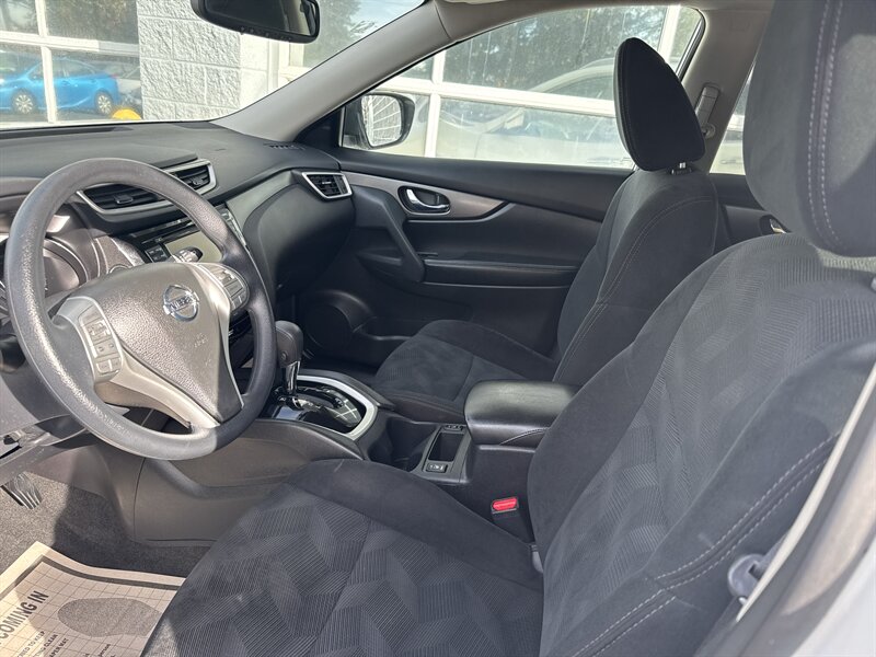 2016 Nissan Rogue SV AWD - Photo 7 - Lynwood, IL 60411