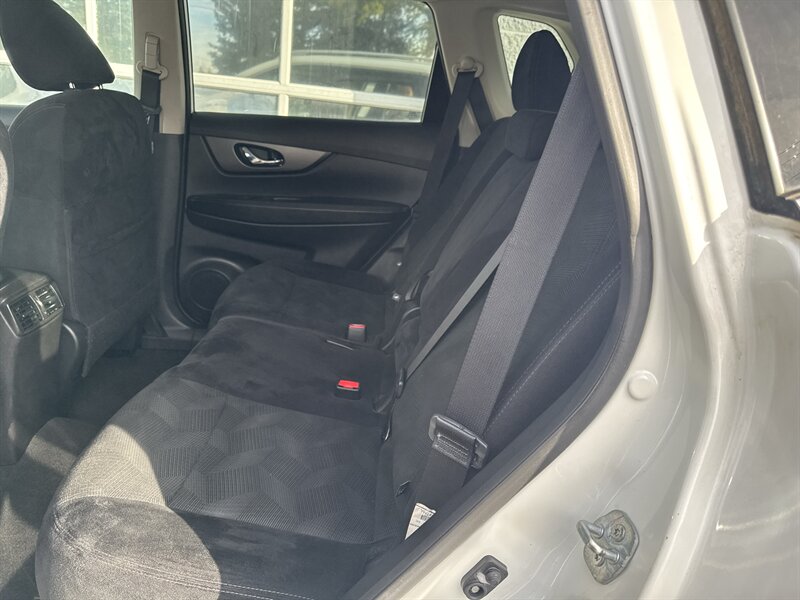 2016 Nissan Rogue SV AWD - Photo 10 - Lynwood, IL 60411