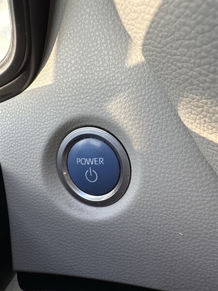 2020 Toyota Corolla Hybrid LE - Photo 13 - Lynwood, IL 60411
