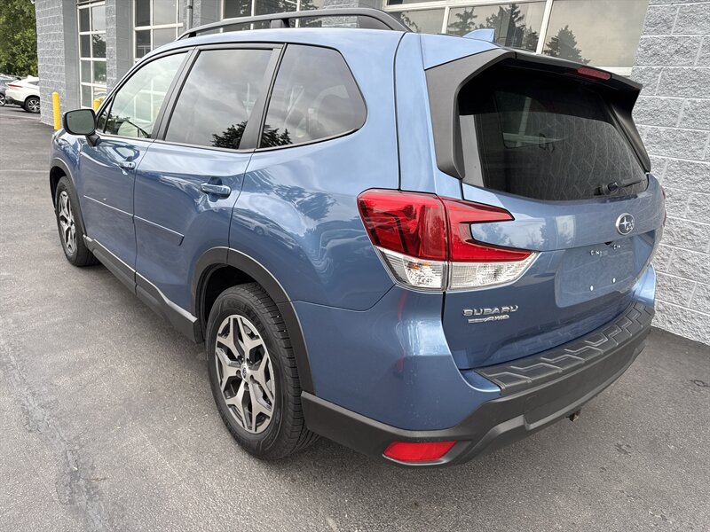 2021 Subaru Forester Premium   - Photo 4 - Lynwood, IL 60411