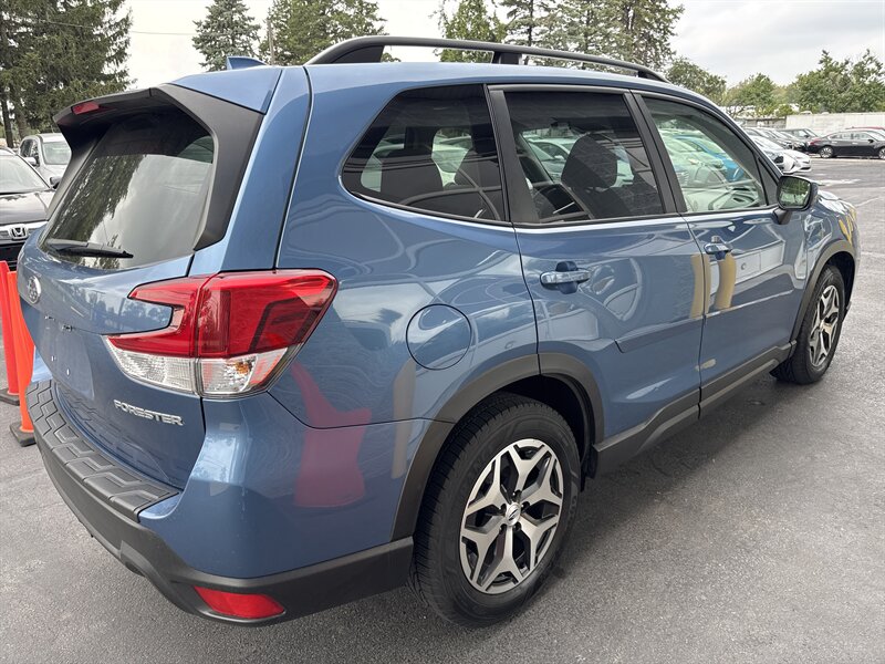2021 Subaru Forester Premium   - Photo 6 - Lynwood, IL 60411