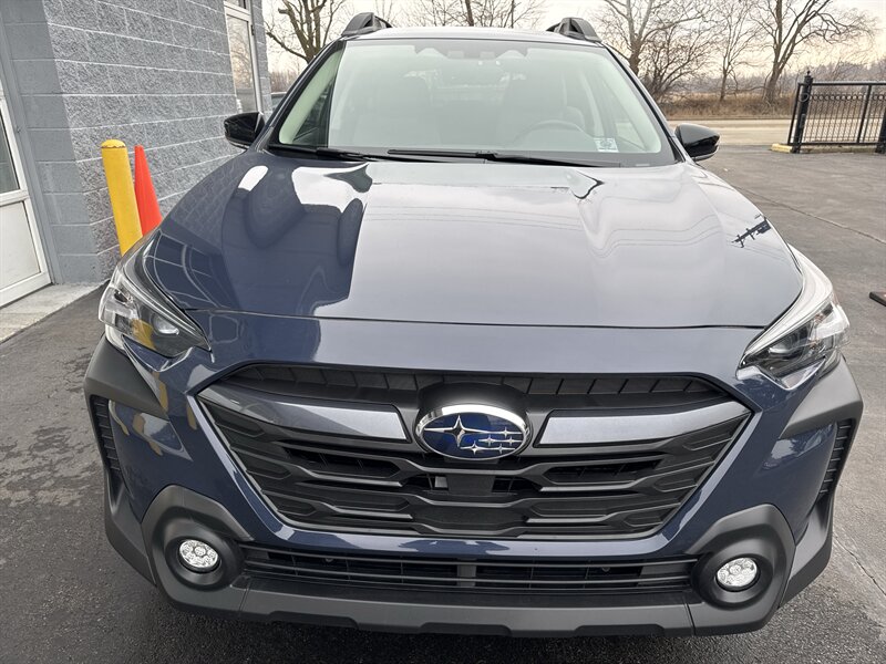 2024 Subaru Outback Premium   - Photo 2 - Lynwood, IL 60411