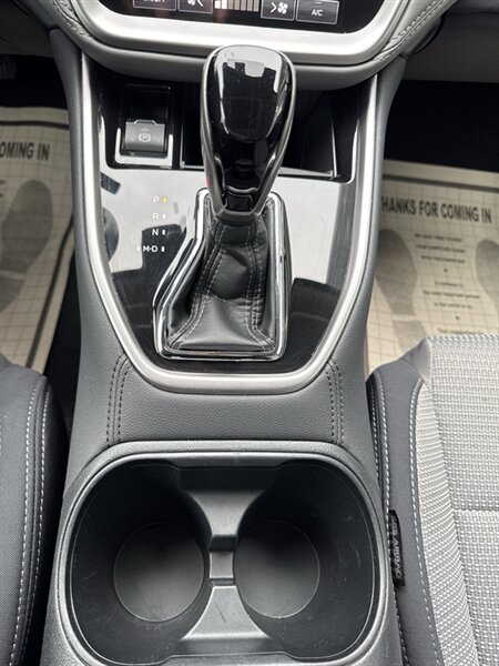 2024 Subaru Outback Premium   - Photo 16 - Lynwood, IL 60411