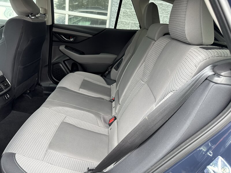 2024 Subaru Outback Premium   - Photo 11 - Lynwood, IL 60411