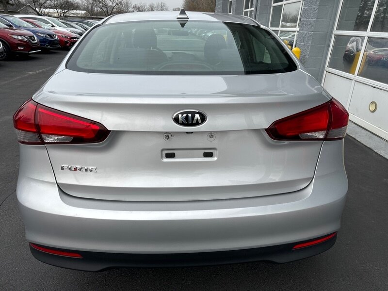 2018 Kia Forte S   - Photo 5 - Lynwood, IL 60411