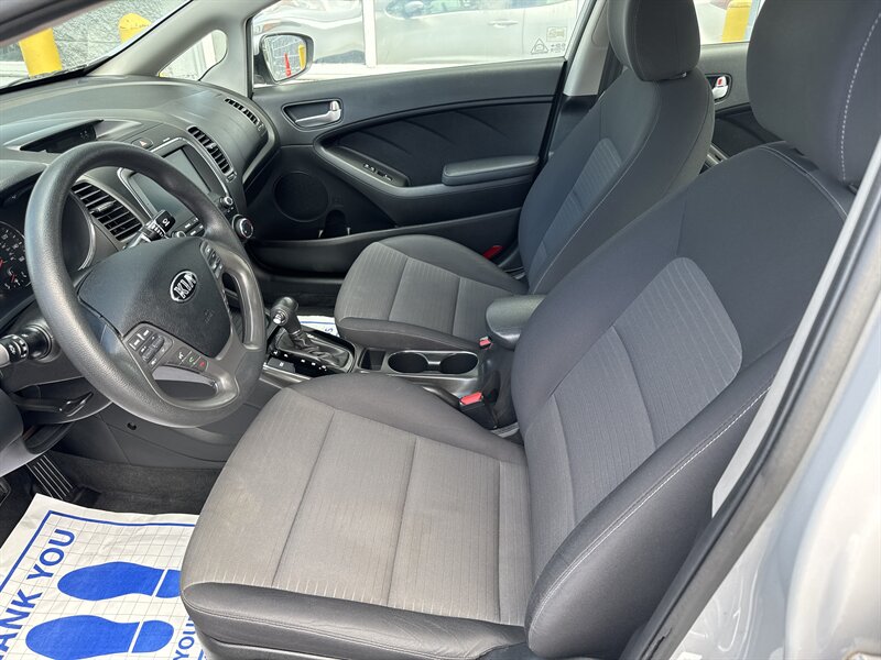 2018 Kia Forte S   - Photo 7 - Lynwood, IL 60411