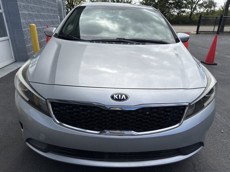 2018 Kia Forte S   - Photo 2 - Lynwood, IL 60411