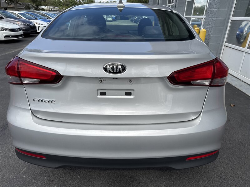 2018 Kia Forte S   - Photo 5 - Lynwood, IL 60411
