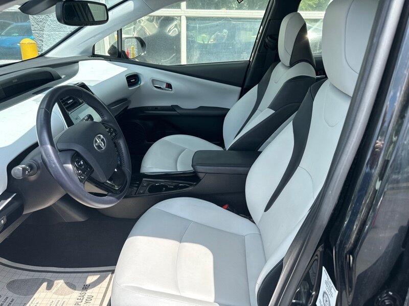 2022 Toyota Prius LE AWD-e - Photo 1 - Lynwood, IL 60411