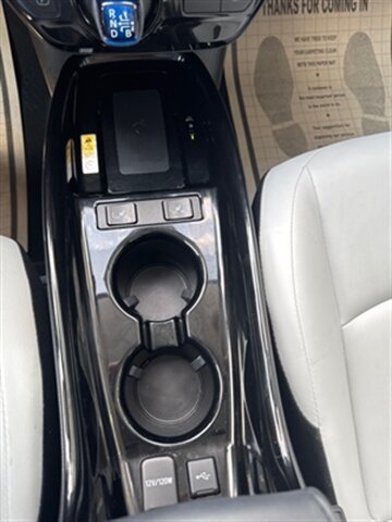 2022 Toyota Prius LE AWD-e - Photo 9 - Lynwood, IL 60411