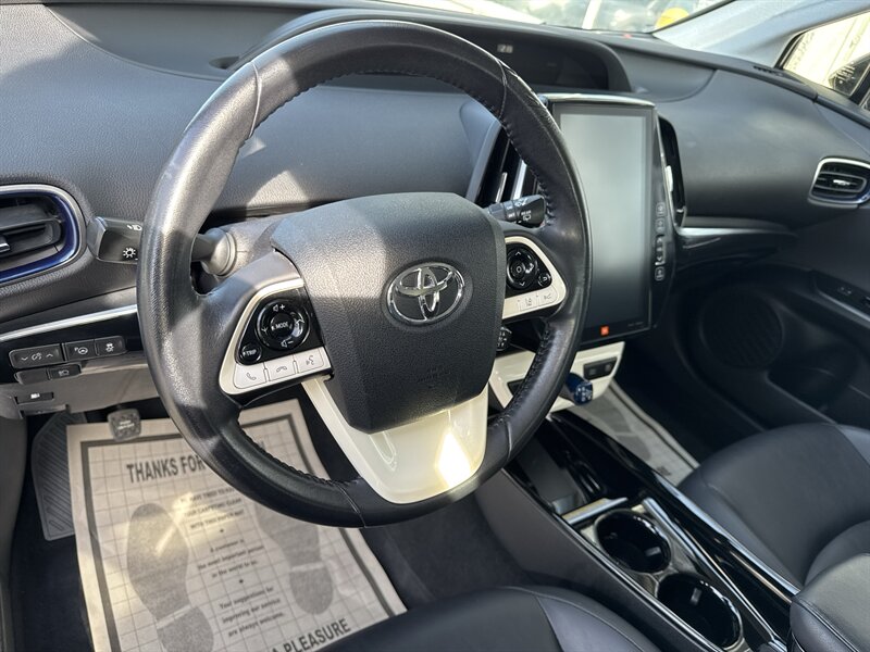 2018 Toyota Prius   - Photo 8 - Lynwood, IL 60411