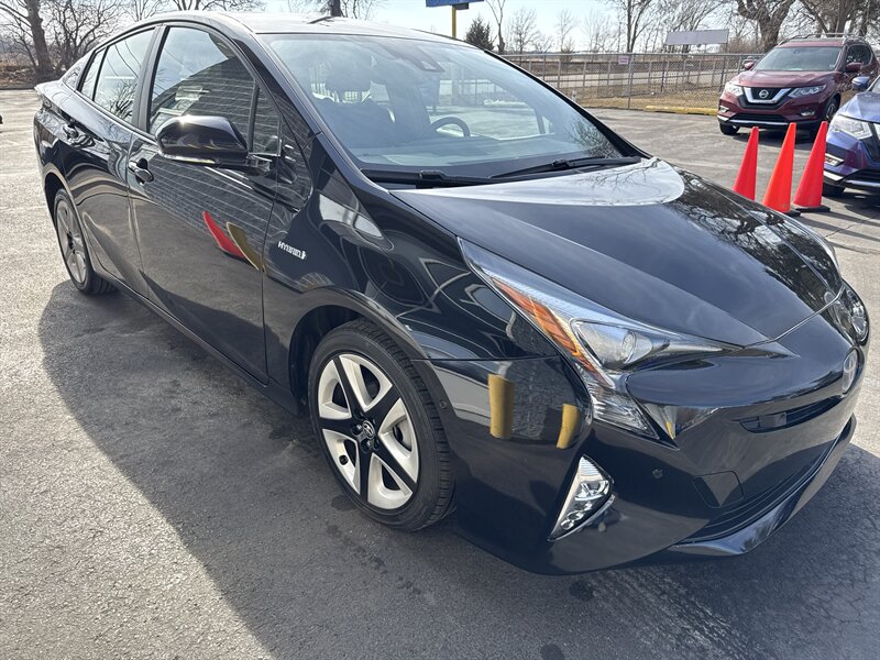 2018 Toyota Prius   - Photo 1 - Lynwood, IL 60411