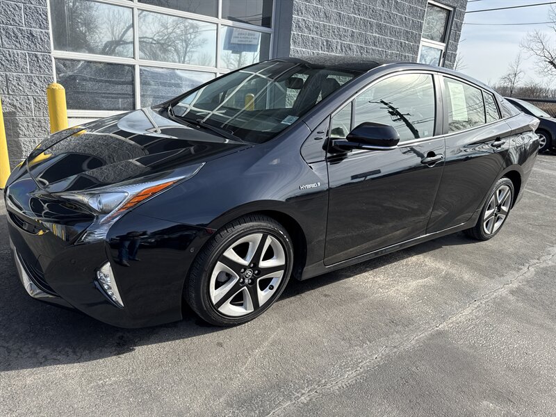 2018 Toyota Prius   - Photo 3 - Lynwood, IL 60411