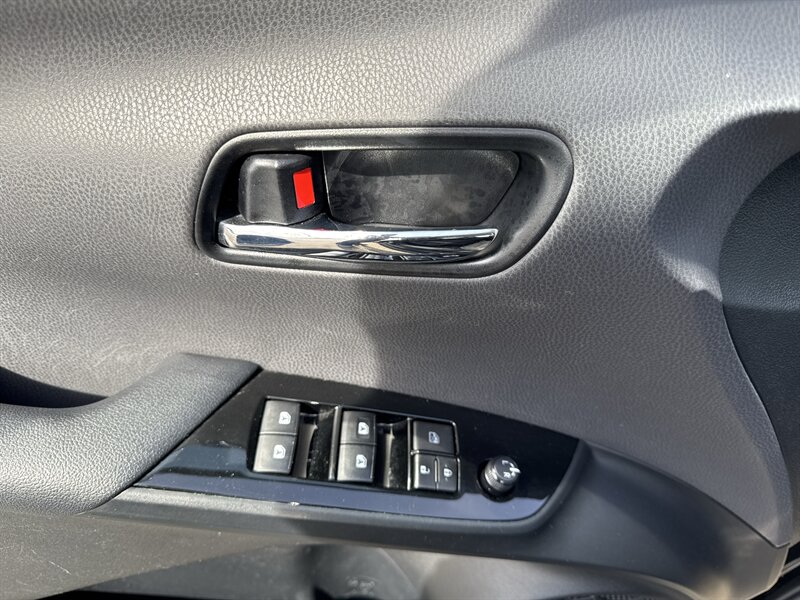 2018 Toyota Prius   - Photo 10 - Lynwood, IL 60411