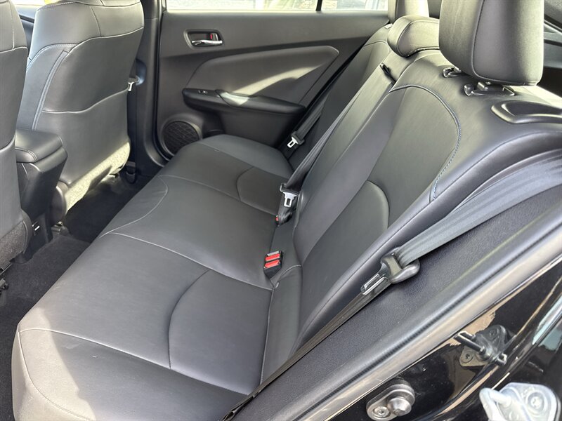 2018 Toyota Prius   - Photo 11 - Lynwood, IL 60411