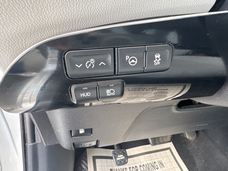 2016 Toyota Prius Two Eco - Photo 13 - Lynwood, IL 60411