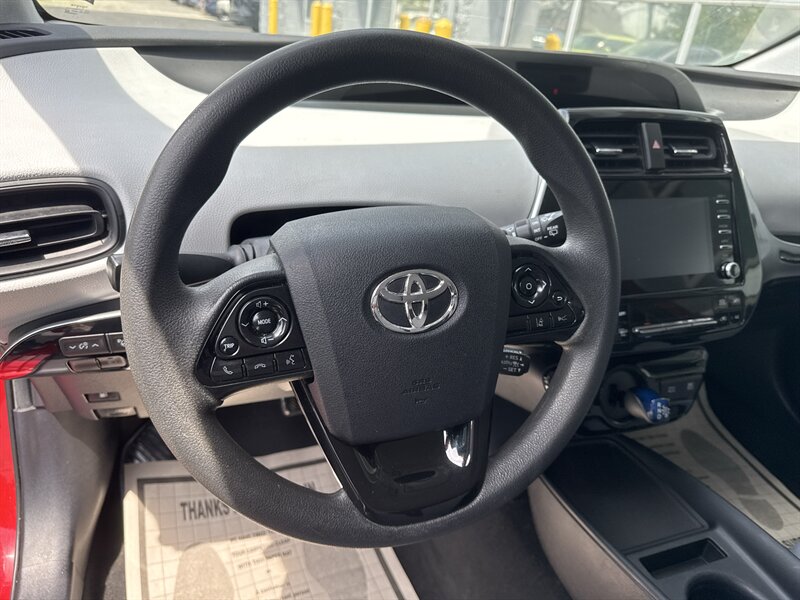 2020 Toyota Prius L Eco   - Photo 8 - Lynwood, IL 60411