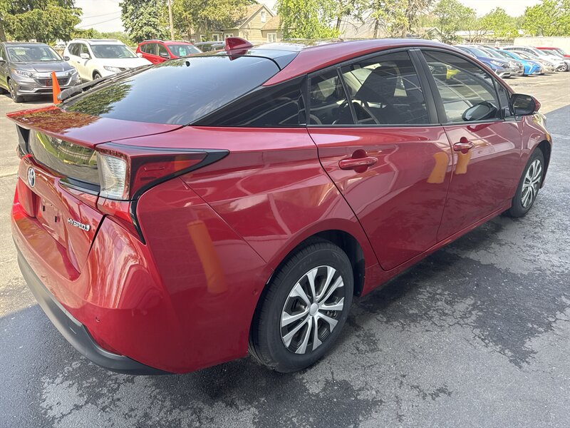2020 Toyota Prius L Eco   - Photo 6 - Lynwood, IL 60411