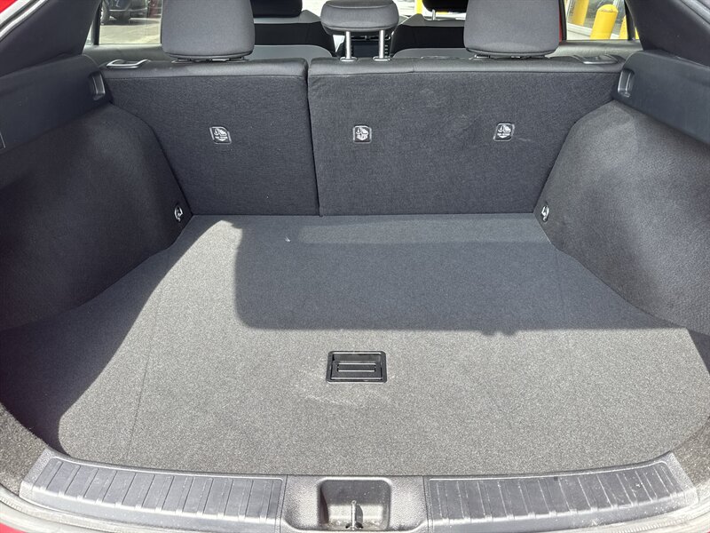 2020 Toyota Prius L Eco   - Photo 12 - Lynwood, IL 60411