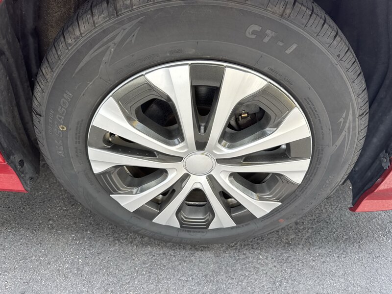 2020 Toyota Prius L Eco   - Photo 17 - Lynwood, IL 60411