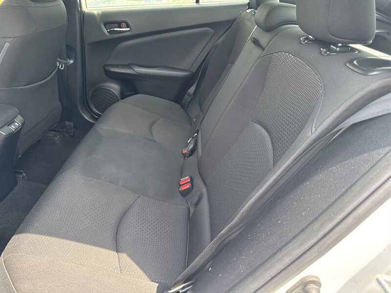 2020 Toyota Prius L Eco   - Photo 9 - Lynwood, IL 60411