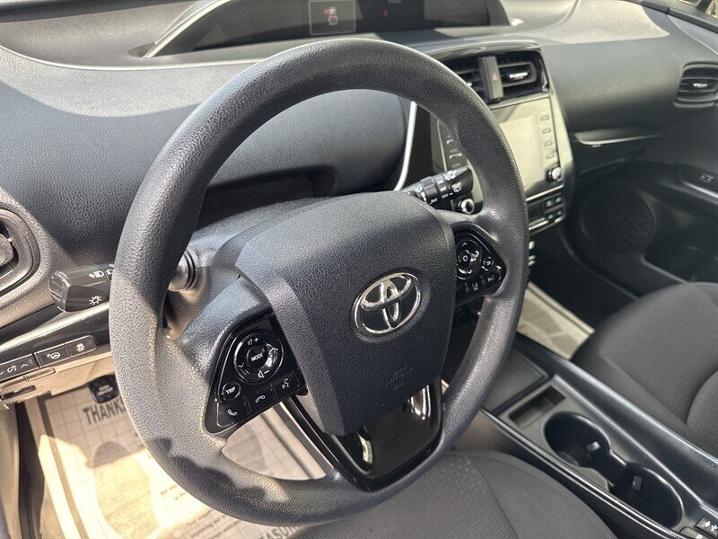 2020 Toyota Prius L Eco - Photo 11 - Lynwood, IL 60411