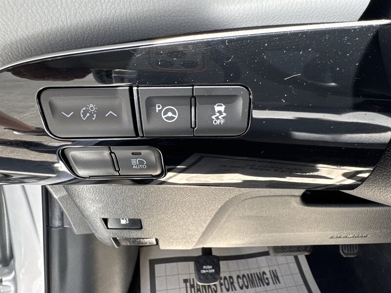 2020 Toyota Prius LE AWD-e   - Photo 14 - Lynwood, IL 60411