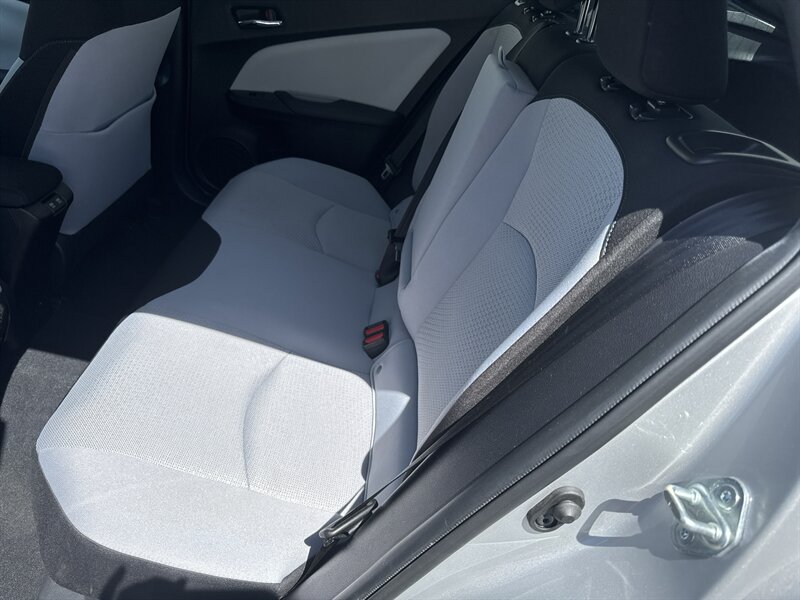 2020 Toyota Prius LE AWD-e   - Photo 10 - Lynwood, IL 60411