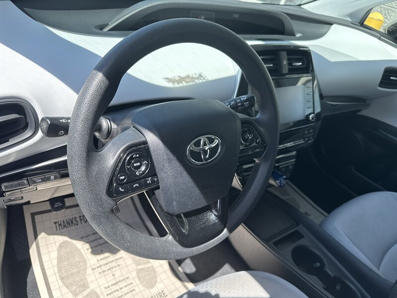 2020 Toyota Prius LE AWD-e   - Photo 8 - Lynwood, IL 60411