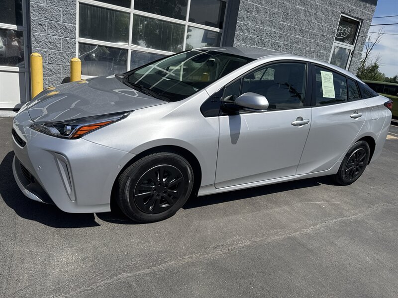 2020 Toyota Prius LE AWD-e   - Photo 3 - Lynwood, IL 60411