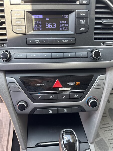 2018 Hyundai ELANTRA SE   - Photo 12 - Lynwood, IL 60411
