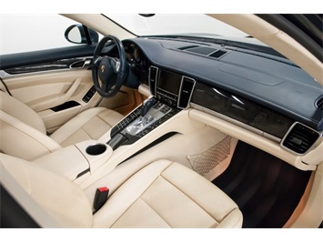 2010 Porsche Panamera Turbo   - Photo 4 - Rancho Cordova, CA 95742