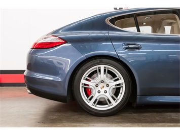 2010 Porsche Panamera Turbo   - Photo 16 - Rancho Cordova, CA 95742