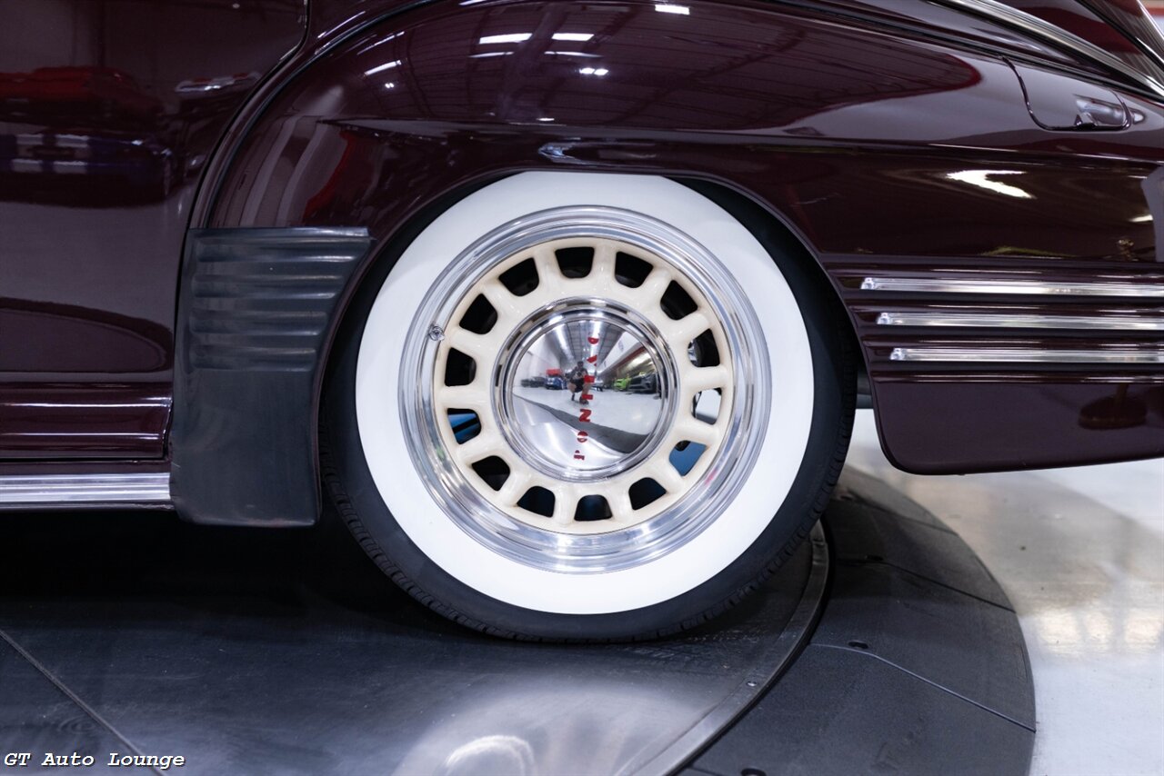 1941 Pontiac Streamliner Silver Streak Restomod - Photo 60 - Rancho Cordova, CA 95742