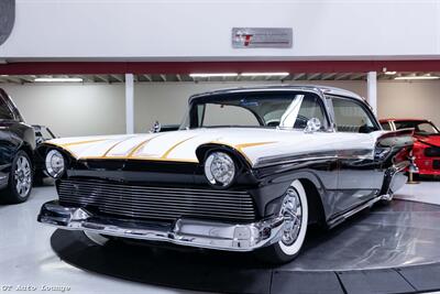 1957 Ford Fairlane Custom   - Photo 1 - Rancho Cordova, CA 95742