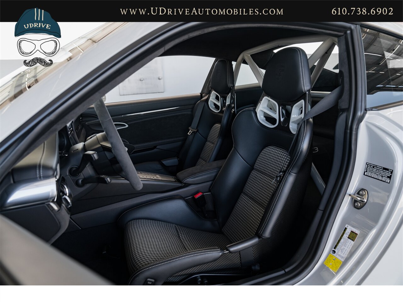 2018 Porsche 911 GT3  991.2 6 Sp Manual Chalk PCCB Bucket Seats PPF - Photo 6 - West Chester, PA 19382